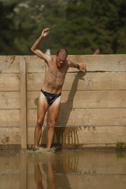 You have to be fast to be sporting this...
